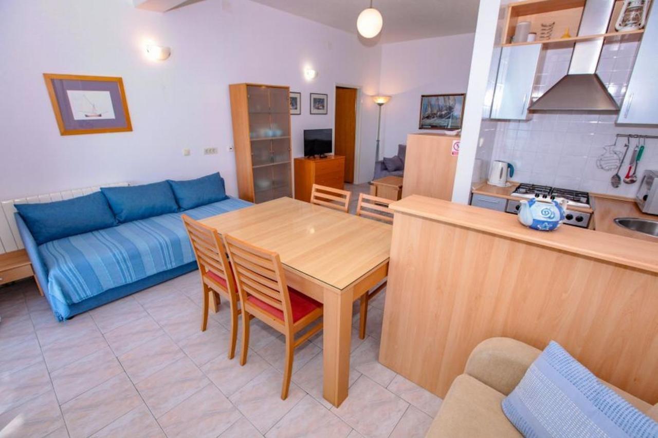 Apartamento Vila Pinet Brist Exterior foto