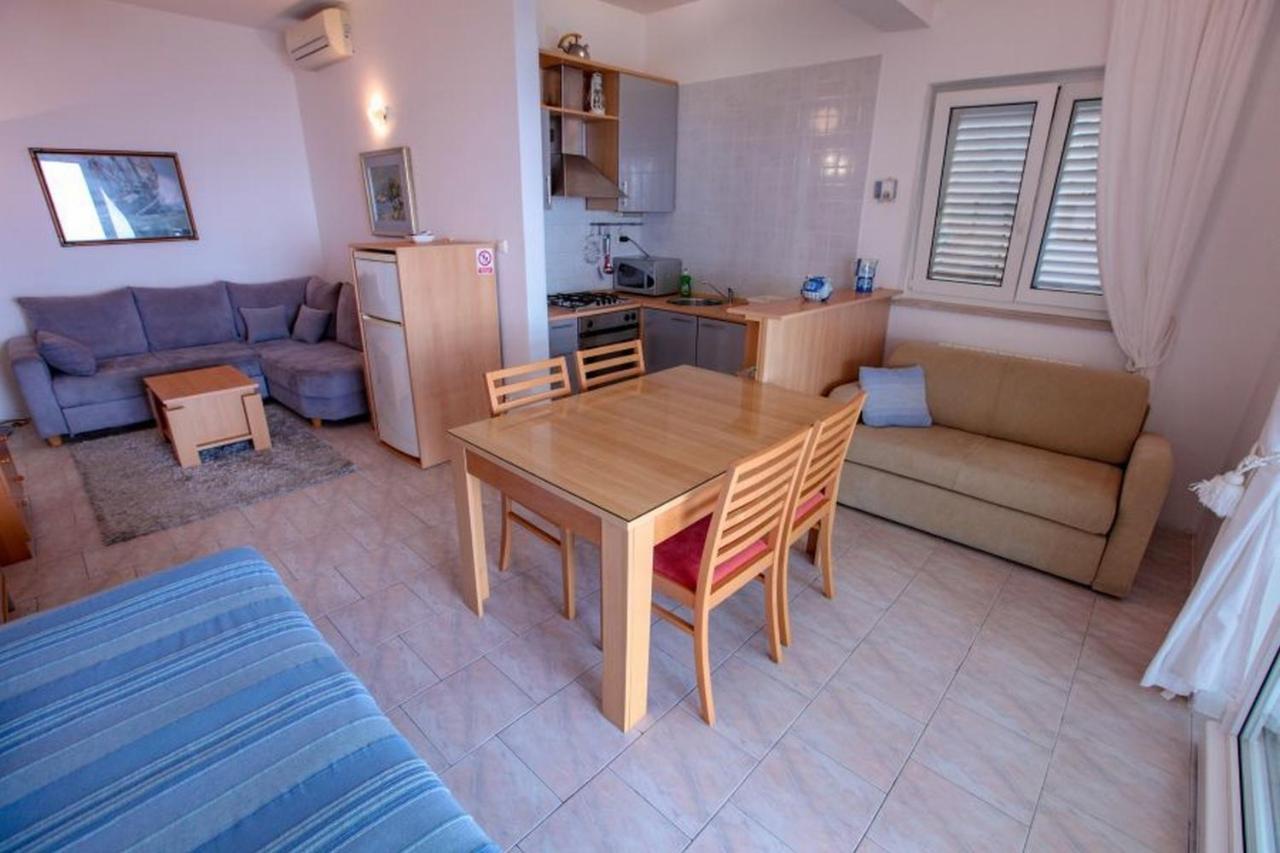 Apartamento Vila Pinet Brist Exterior foto