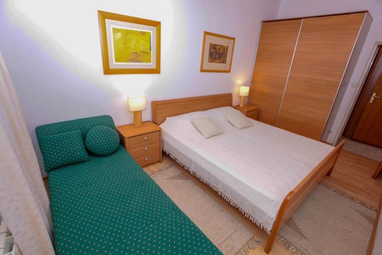 Apartamento Vila Pinet Brist Exterior foto